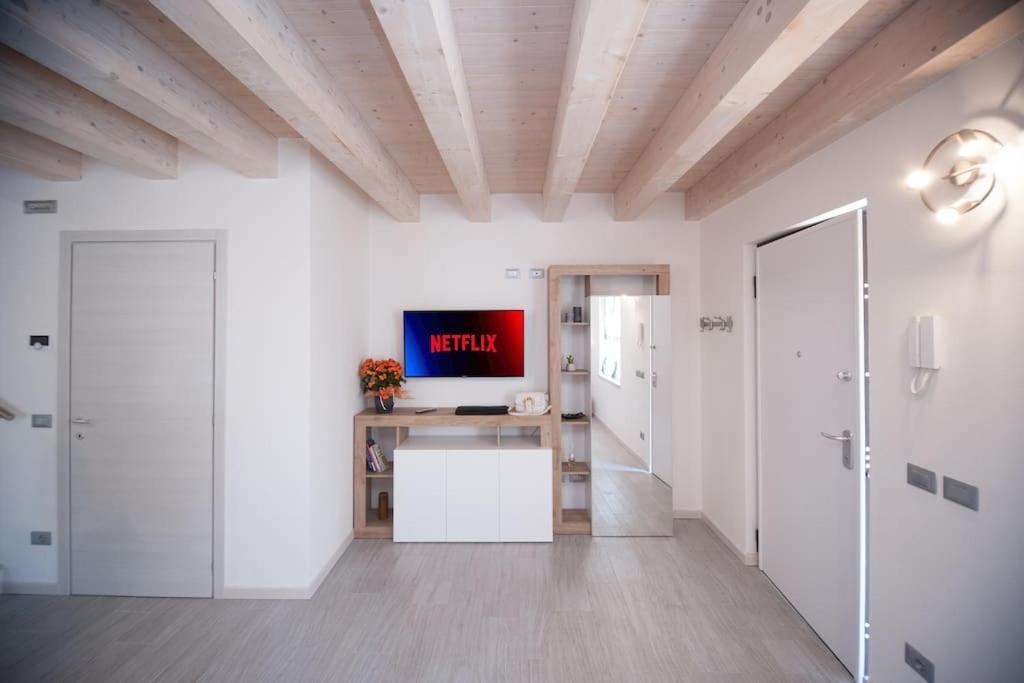 Apartment Casa Gemma - Big Family House With Free Parking San Giovanni Lupatoto