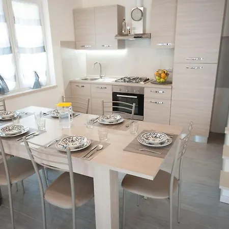 Casa Gemma - Big Family House With Free Parking Apartment San Giovanni Lupatoto Exterior photo