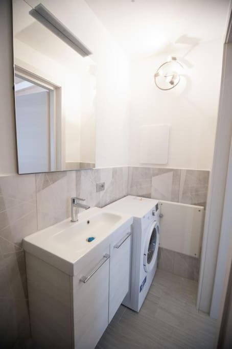 Apartment Casa Gemma - Big Family House With Free Parking